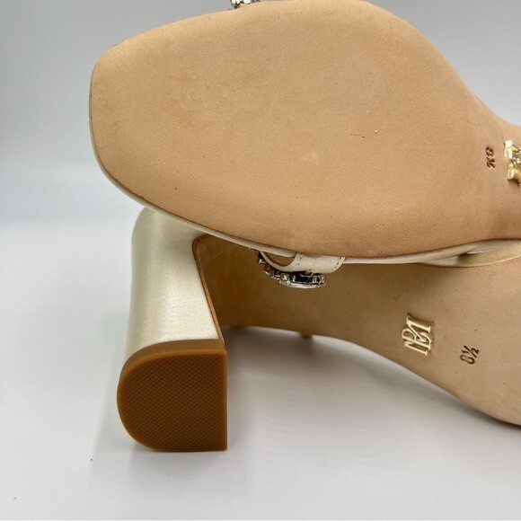 Badgley Mischka Size 8.5 Ivory Satin Jeweled‎ Open Toe Dress Sandals Heels Shoes - Picture 10 of 15